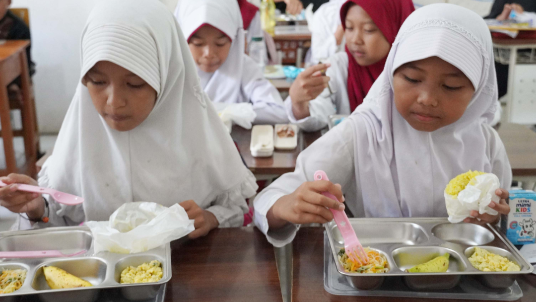 Klarifikasi BGN Bangka Belitung Terkait Viral Menu MBG Berupa Bahan Mentah di Tangerang Selatan